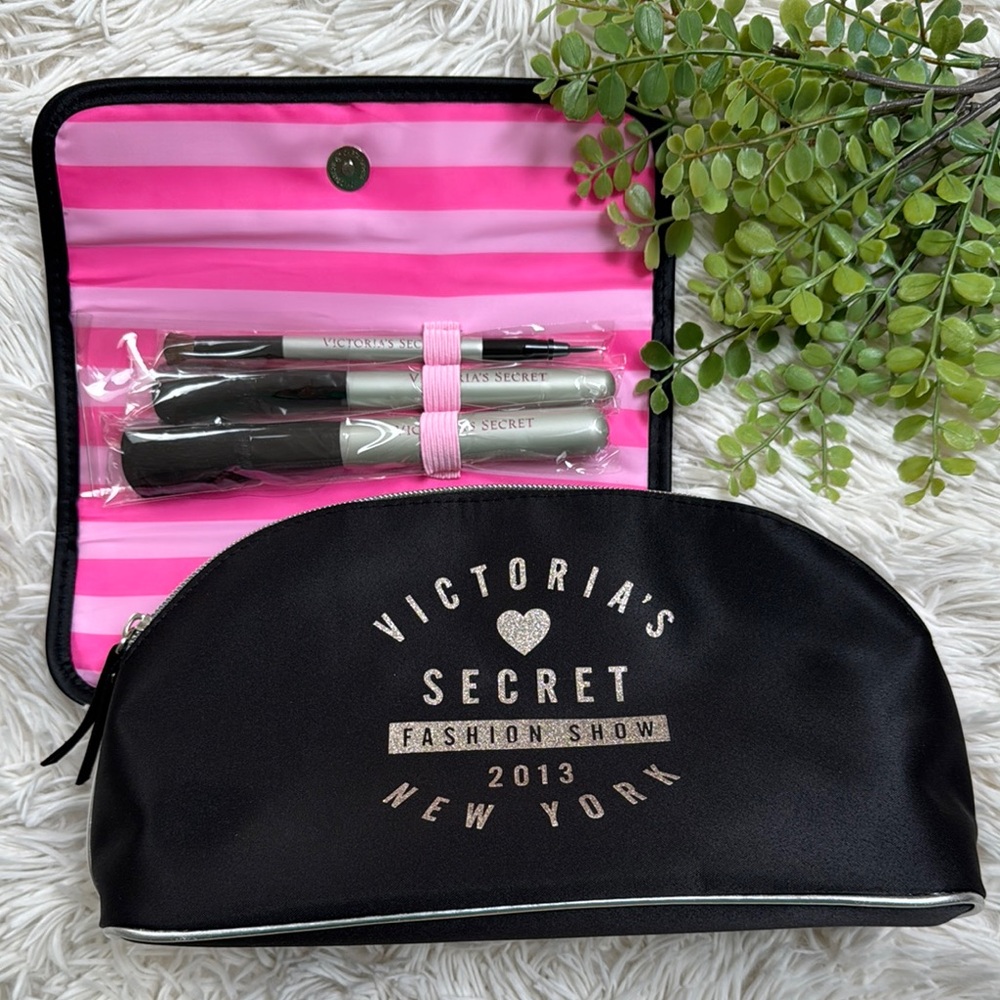 🎉HP🎉 Victoria's Secret Cosmetic Bag & Brush Set NWOT 💗 Black and Silver